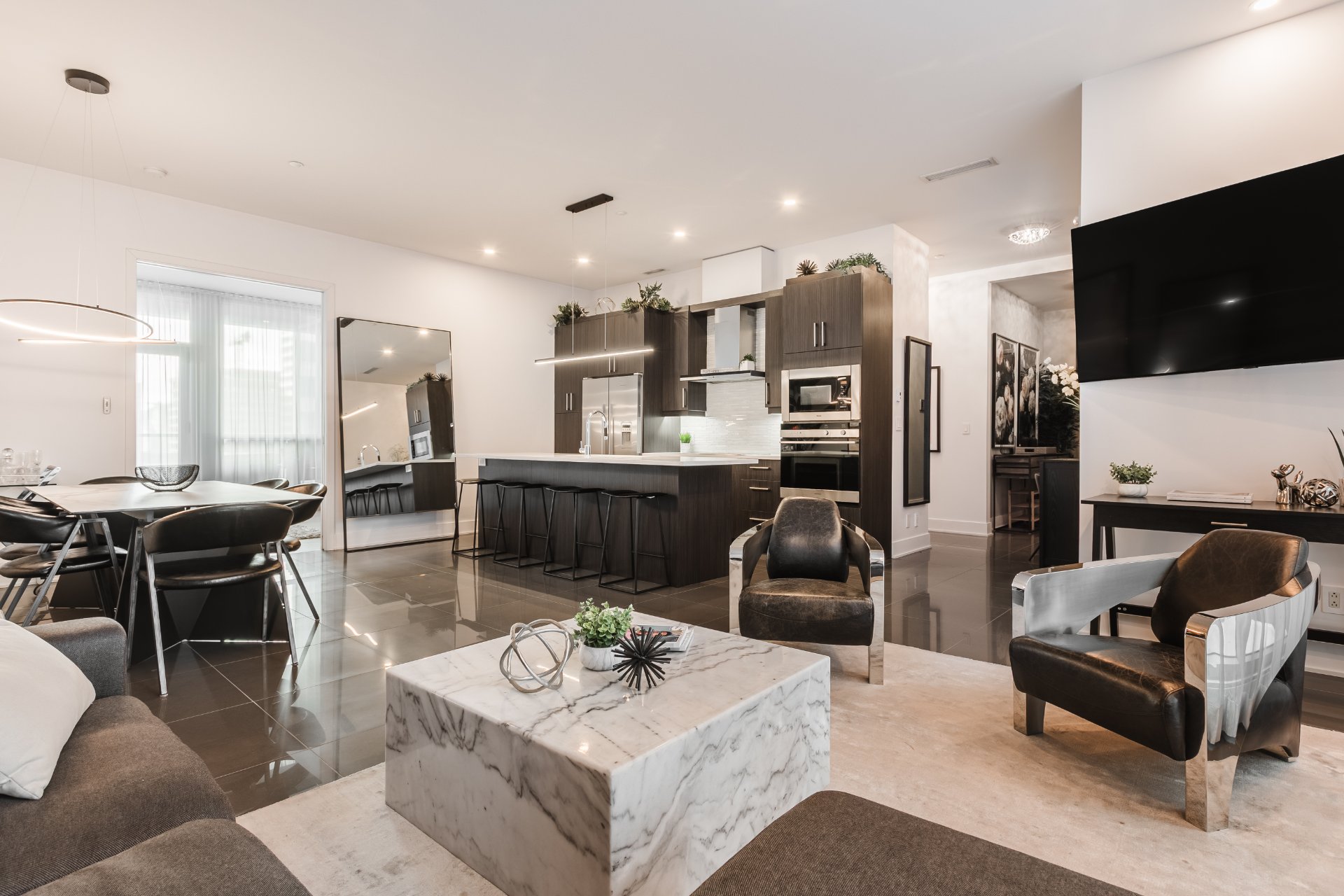 For Rent, Apartment Montréal (Ville-Marie) - picture 1