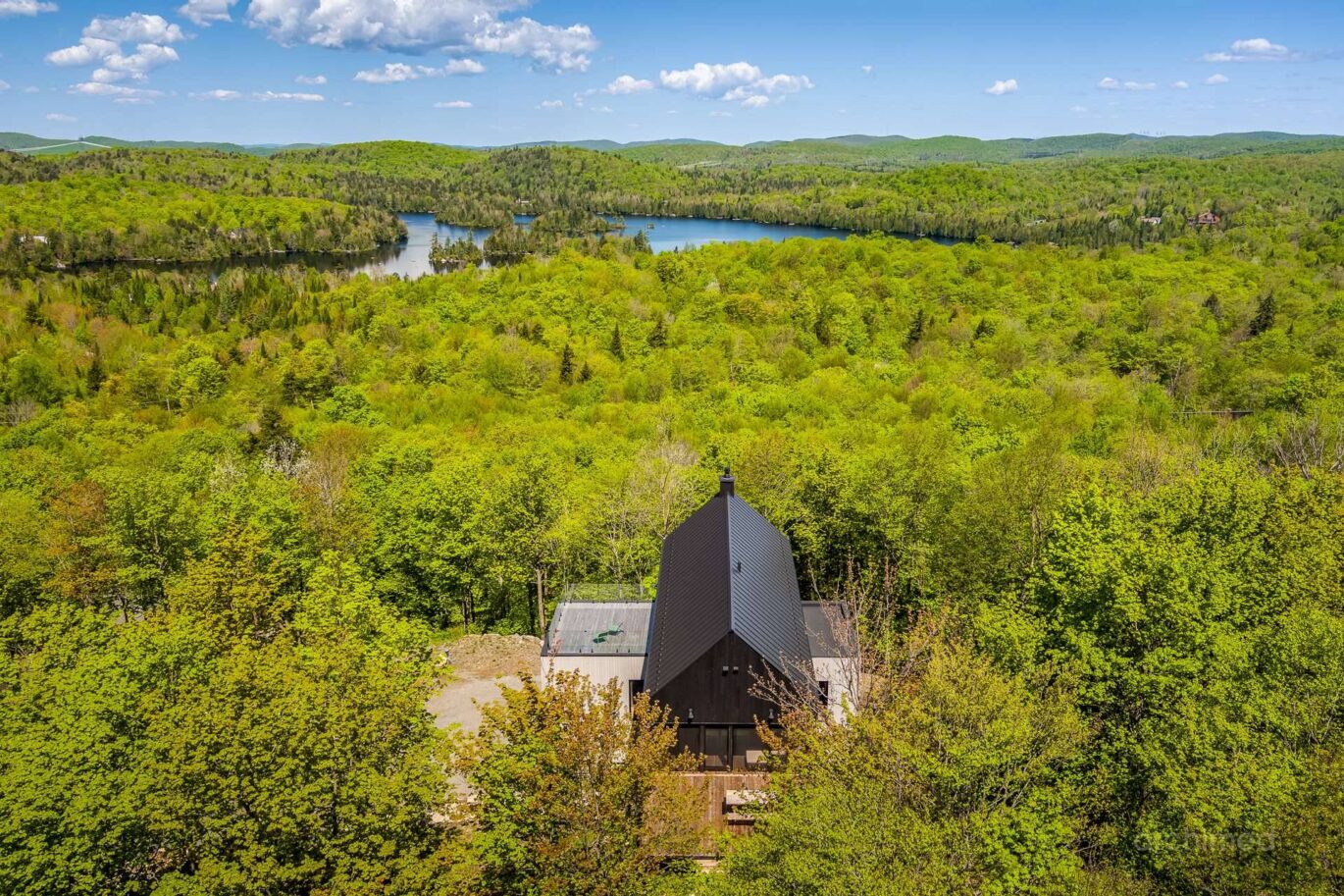 1551 Ch. du Noroît  Wentworth-Nord (Laurentides)