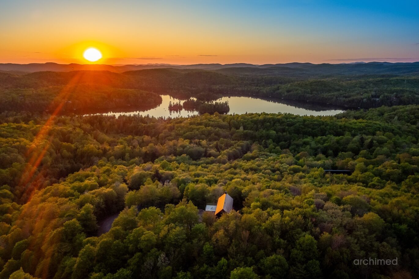 1551 Ch. du Noroît  Wentworth-Nord (Laurentides)