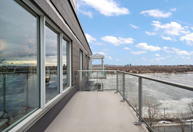 9 Boul. des Prairies #1204  Laval (Pont-Viau) (Laval)