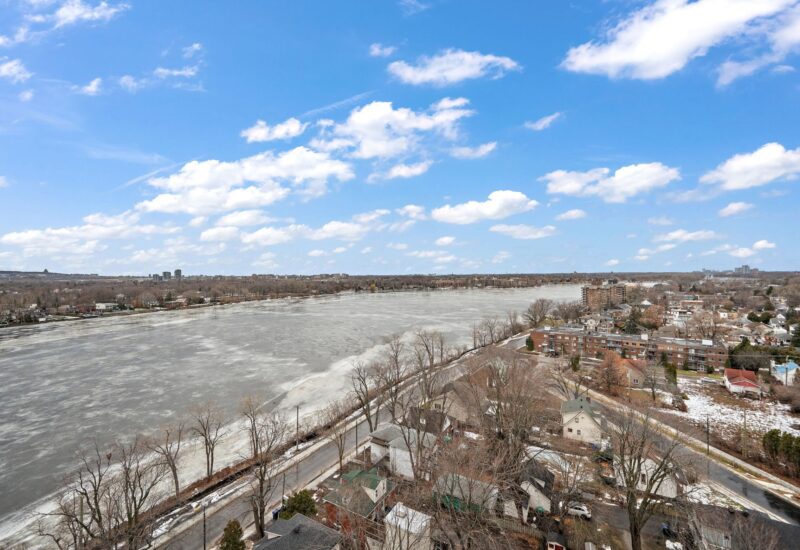 9 Boul. des Prairies #1204  Laval (Pont-Viau) (Laval)