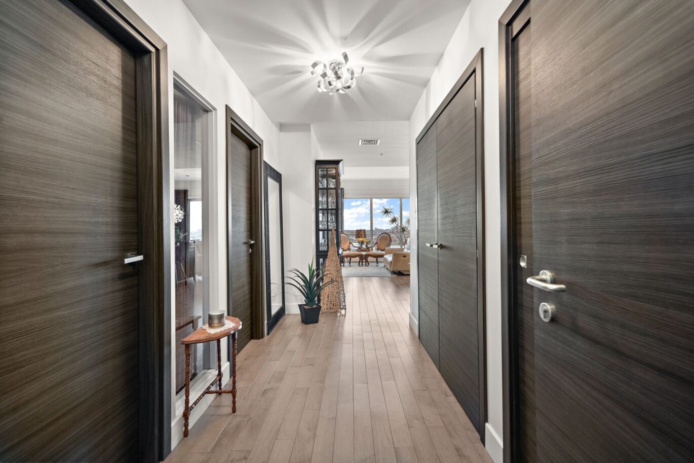 9 Boul. des Prairies #1204  Laval (Pont-Viau) (Laval)