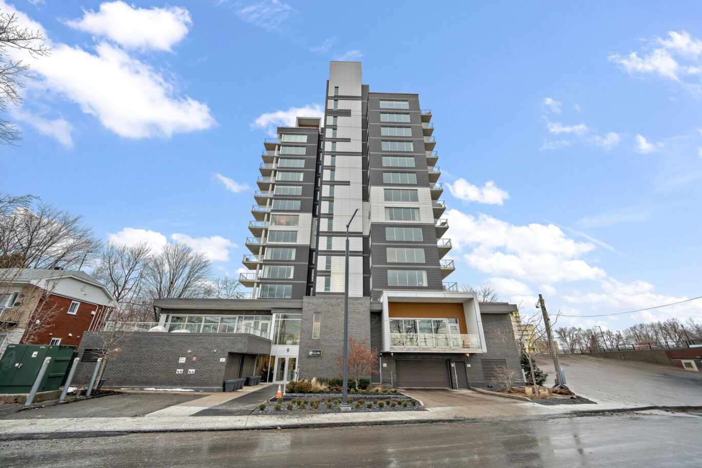 9 Boul. des Prairies #1204  Laval (Pont-Viau) (Laval)