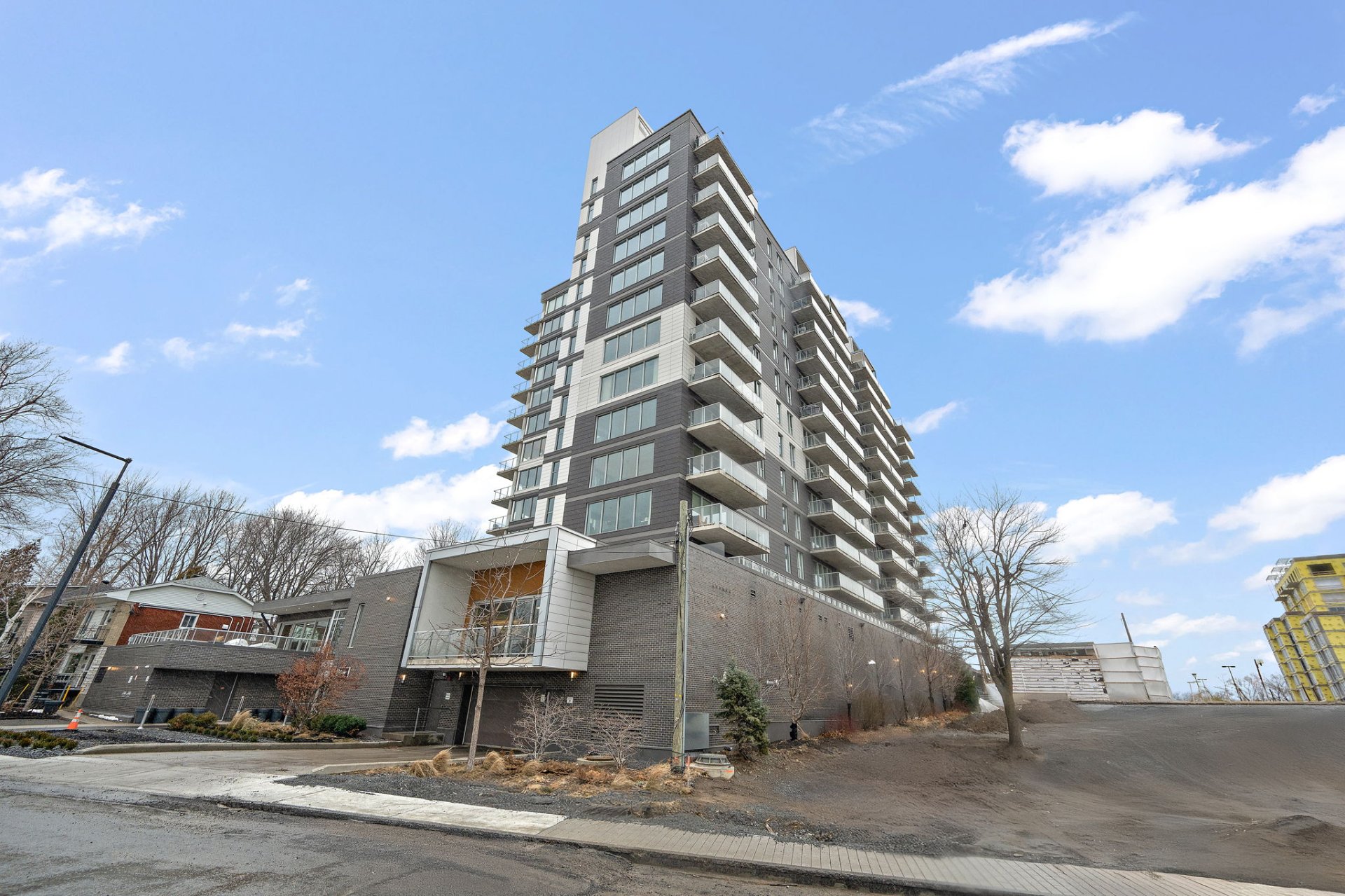 9 Boul. des Prairies #1204  Laval (Pont-Viau) (Laval) - picture 3