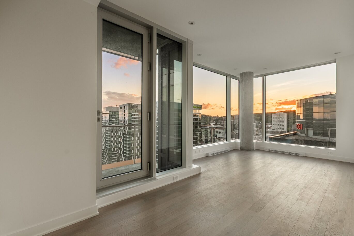 1020 Rue de la Montagne #PH-3710  Montréal (Ville-Marie) (Montréal)