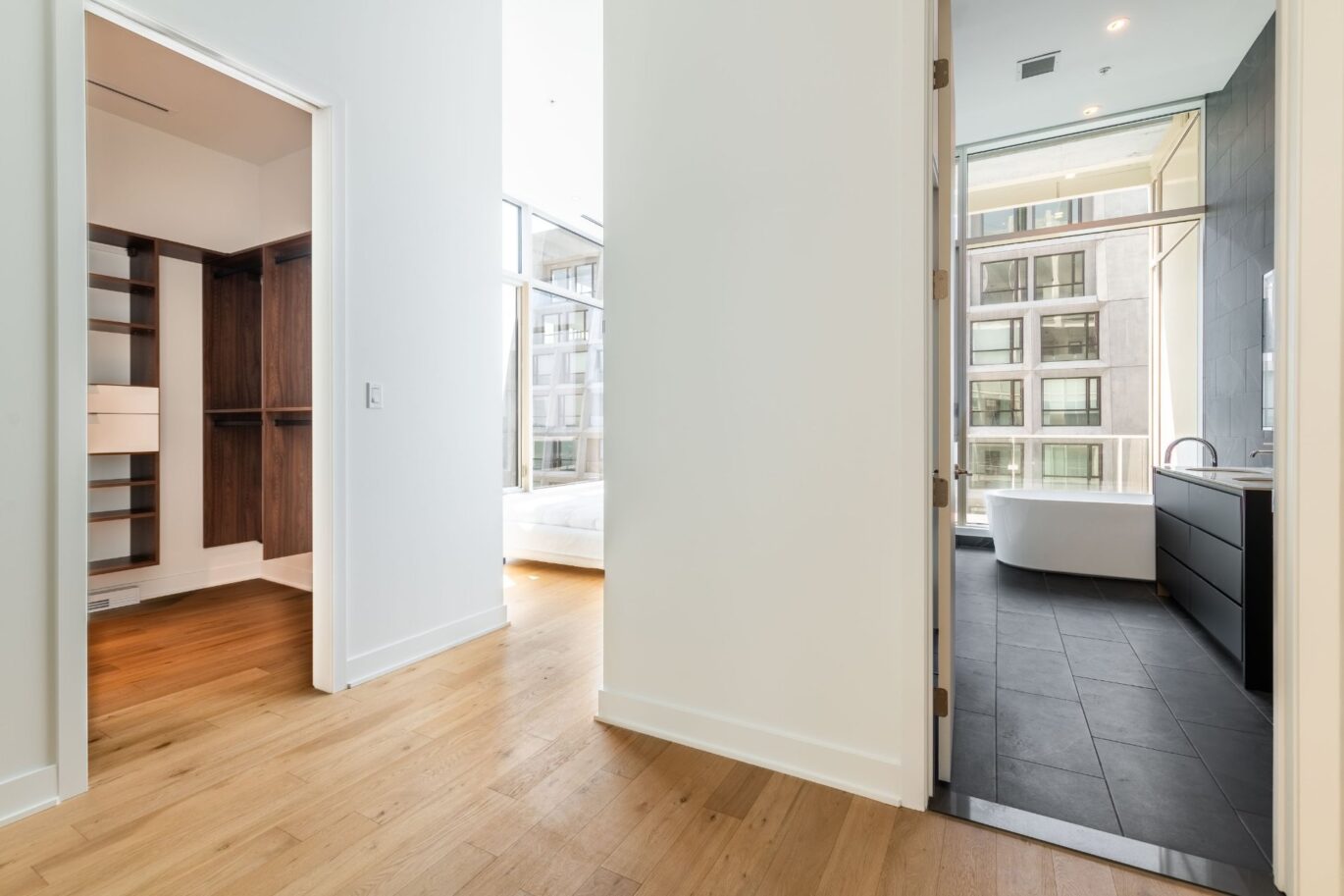 1020 Rue de la Montagne #PH-4102  Montréal (Ville-Marie) (Montréal)