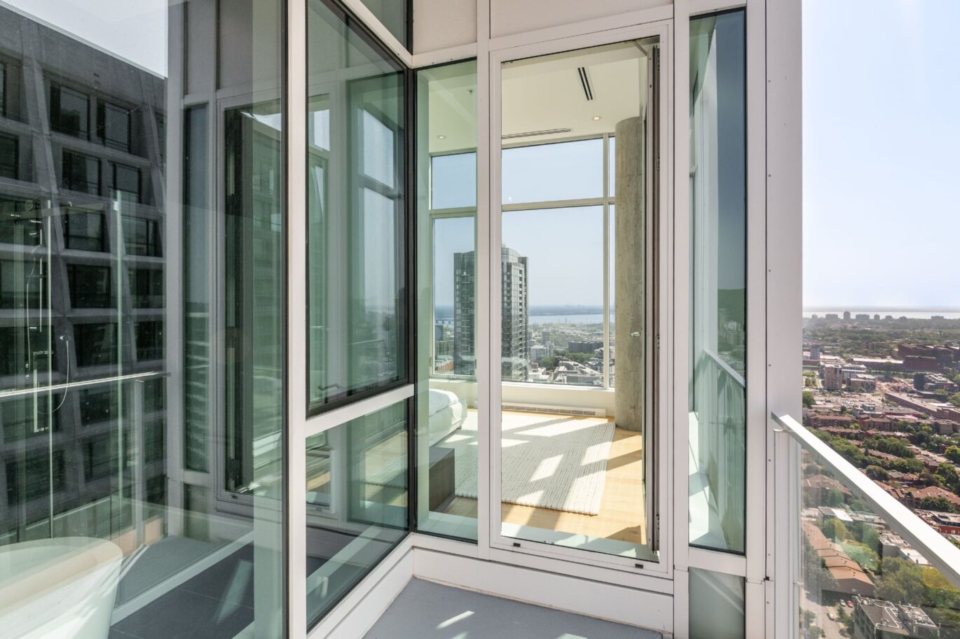 1020 Rue de la Montagne #PH-4102  Montréal (Ville-Marie) (Montréal)