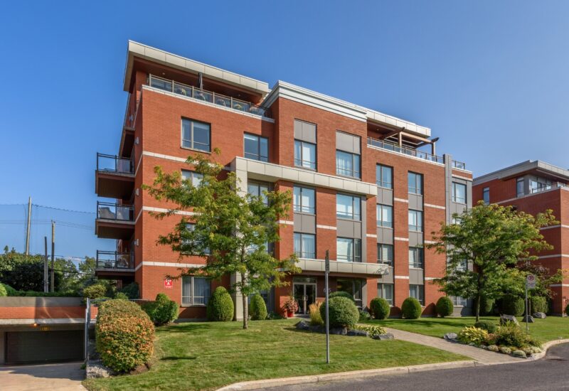 695 Rue du Docteur-Chevrier #404  Saint-Lambert (Montérégie)