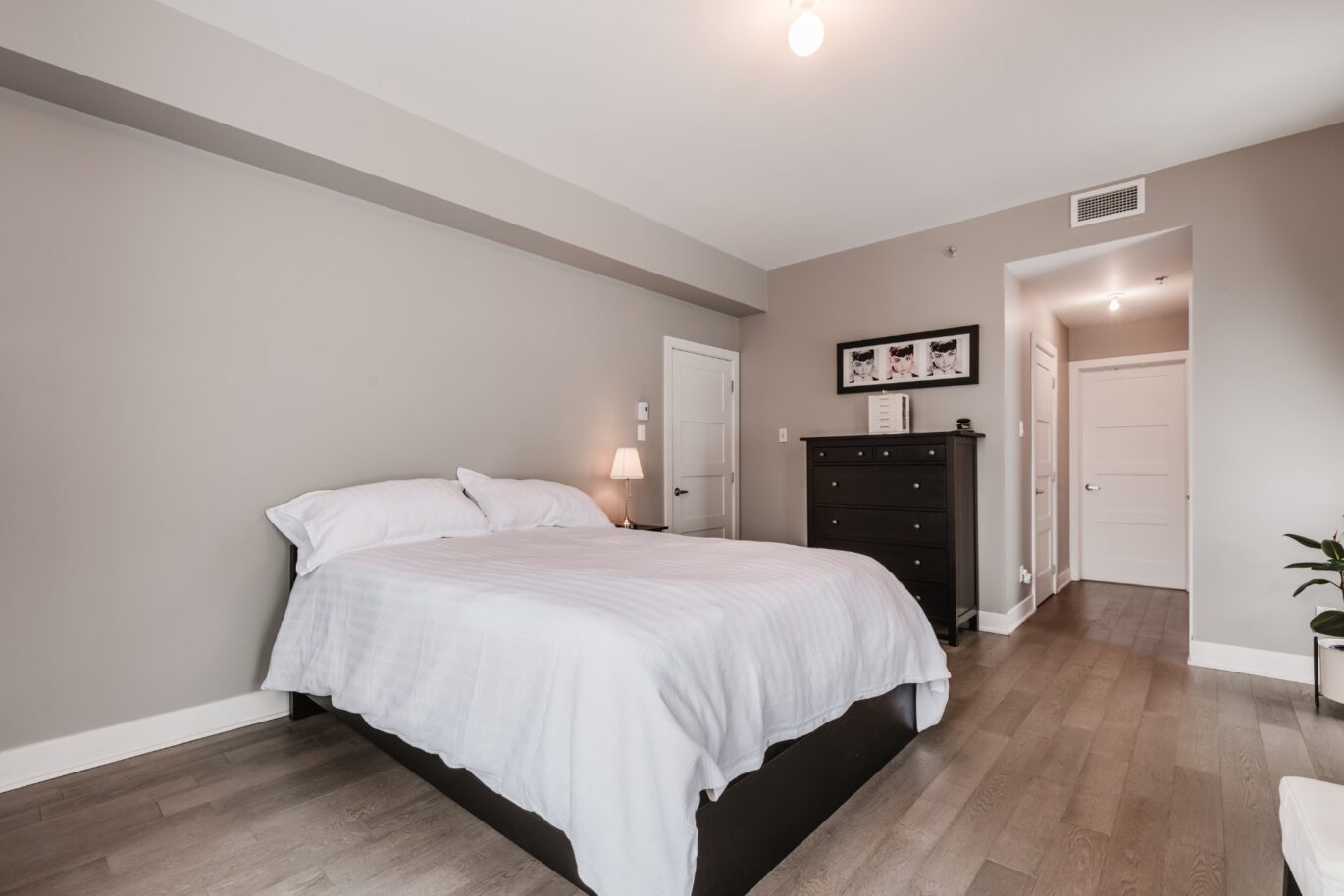 3449 Av. Jacques-Bureau #607  Laval (Chomedey) (Laval)