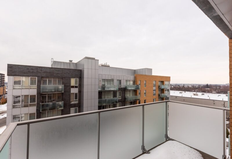 3449 Av. Jacques-Bureau #607  Laval (Chomedey) (Laval)