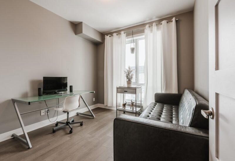 3449 Av. Jacques-Bureau #607  Laval (Chomedey) (Laval)