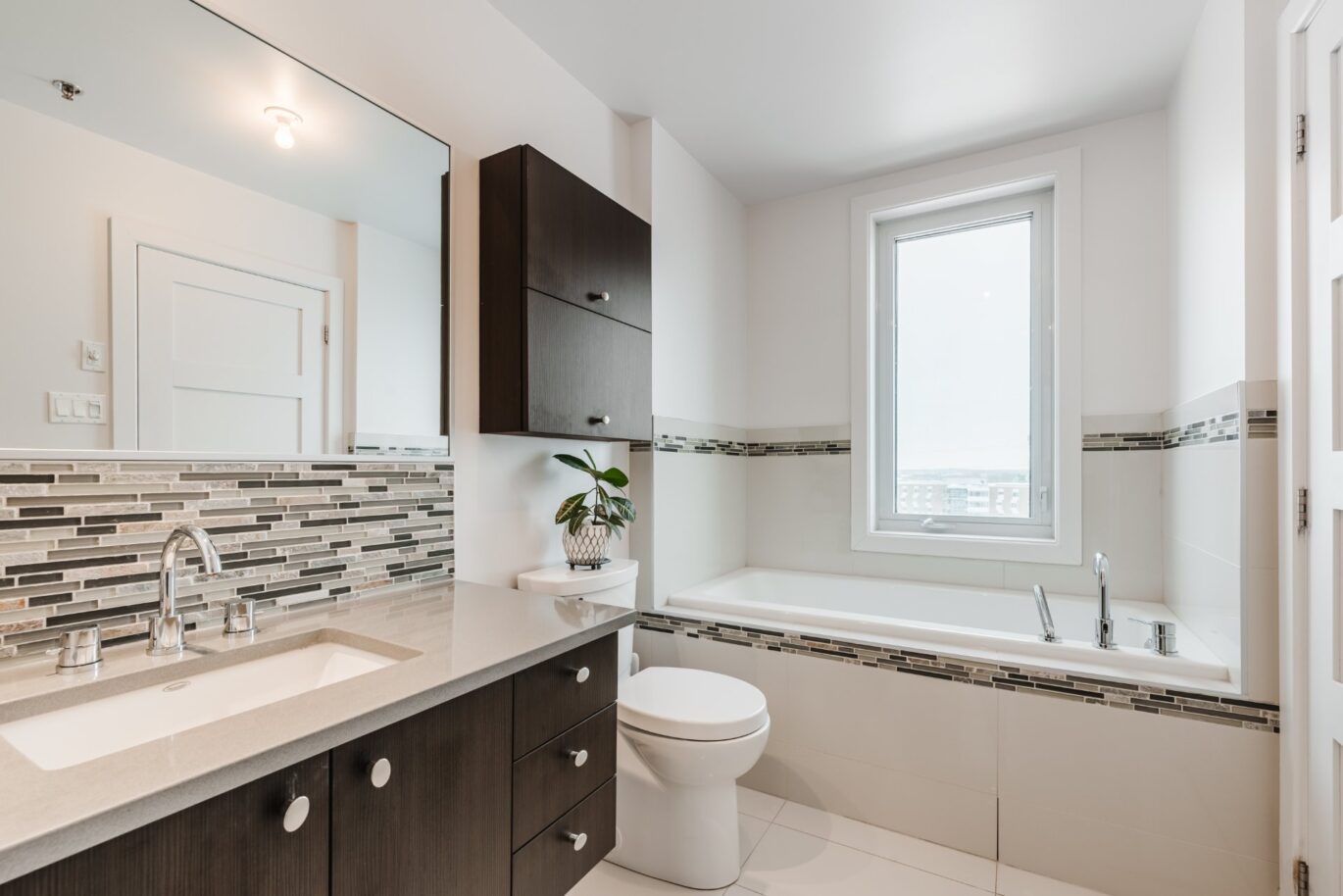 3449 Av. Jacques-Bureau #607  Laval (Chomedey) (Laval)