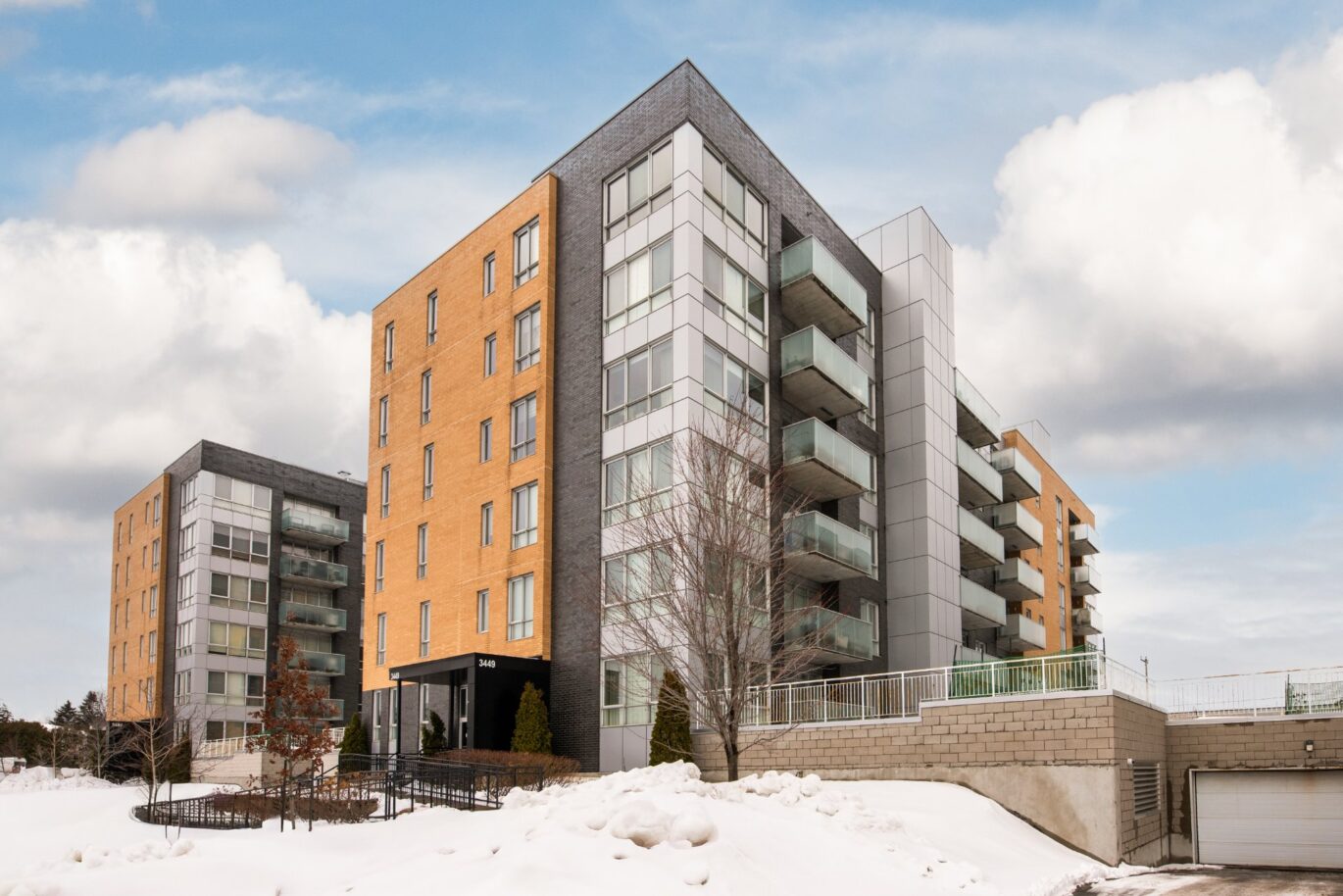 3449 Av. Jacques-Bureau #607  Laval (Chomedey) (Laval)