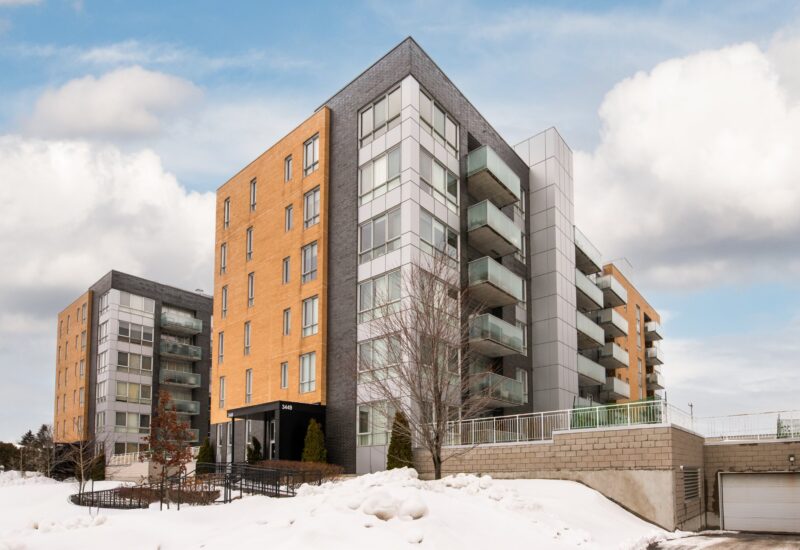 3449 Av. Jacques-Bureau #607  Laval (Chomedey) (Laval)