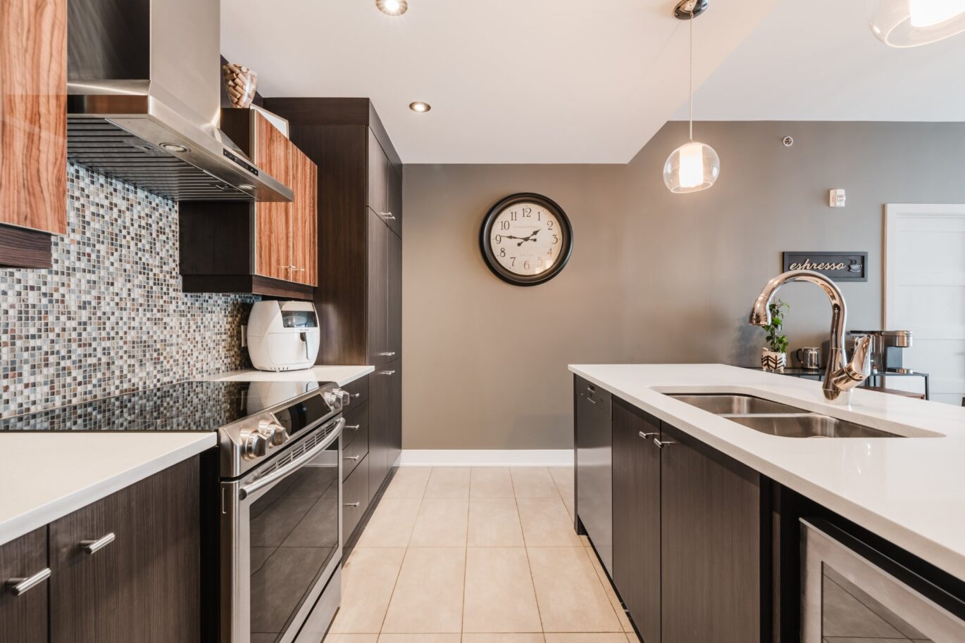 3449 Av. Jacques-Bureau #607  Laval (Chomedey) (Laval)