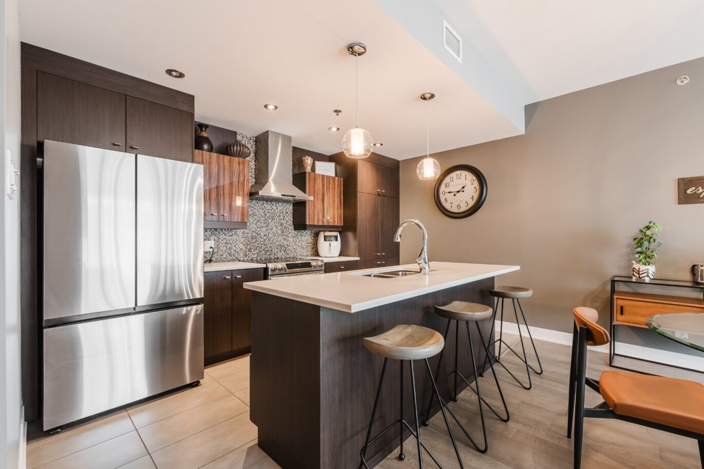 3449 Av. Jacques-Bureau #607  Laval (Chomedey) (Laval)