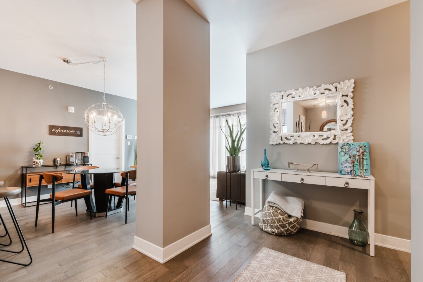 3449 Av. Jacques-Bureau #607  Laval (Chomedey) (Laval)