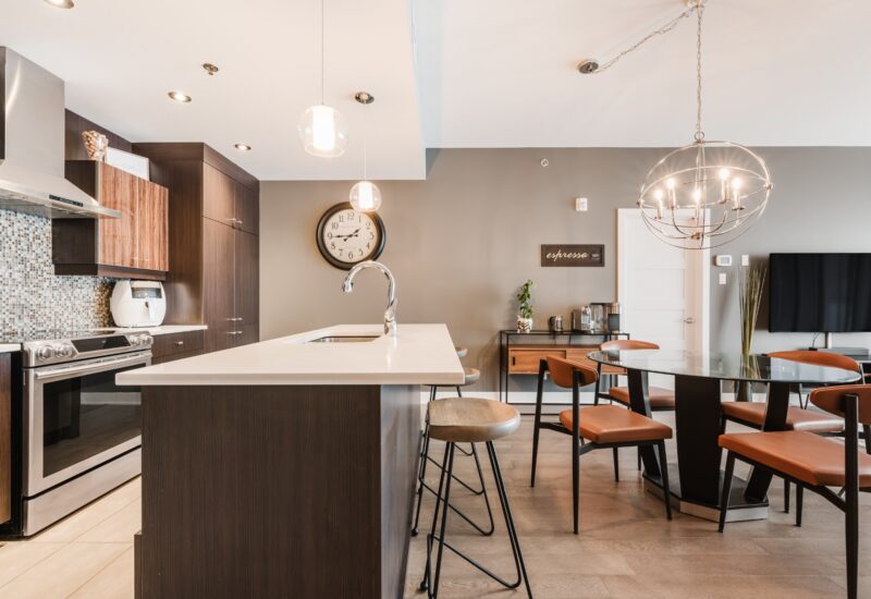 3449 Av. Jacques-Bureau #607  Laval (Chomedey) (Laval)