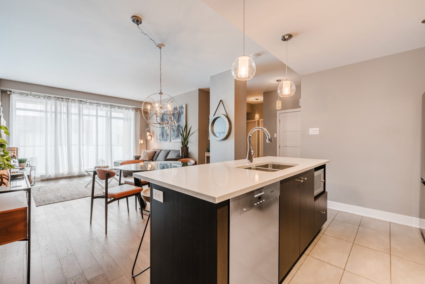 3449 Av. Jacques-Bureau #607  Laval (Chomedey) (Laval)