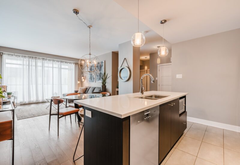 3449 Av. Jacques-Bureau #607  Laval (Chomedey) (Laval)