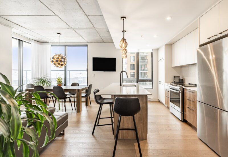 3500 Boul. St-Elzear O. #404  Laval (Chomedey) (Laval)