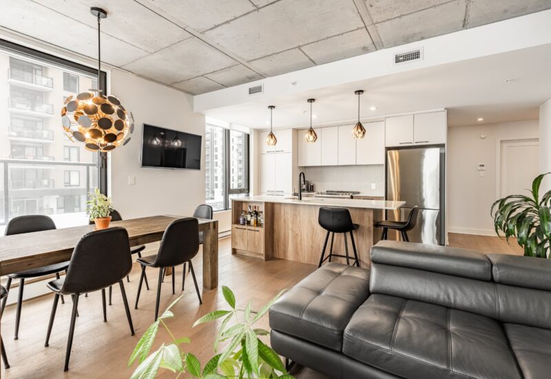 3500 Boul. St-Elzear O. #404  Laval (Chomedey) (Laval)