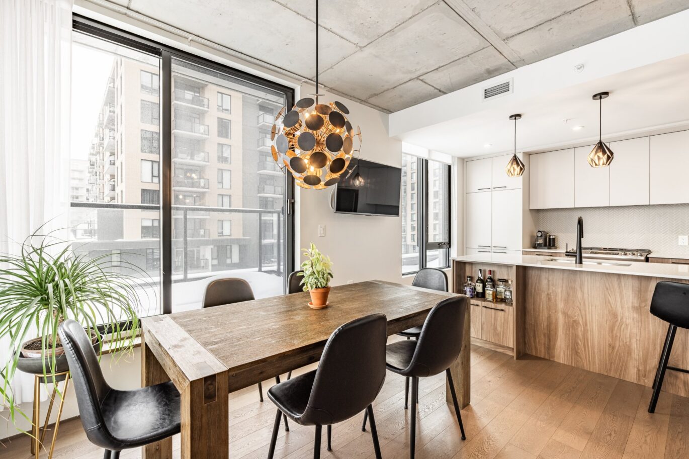 3500 Boul. St-Elzear O. #404  Laval (Chomedey) (Laval)