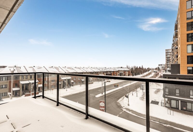 3500 Boul. St-Elzear O. #404  Laval (Chomedey) (Laval)