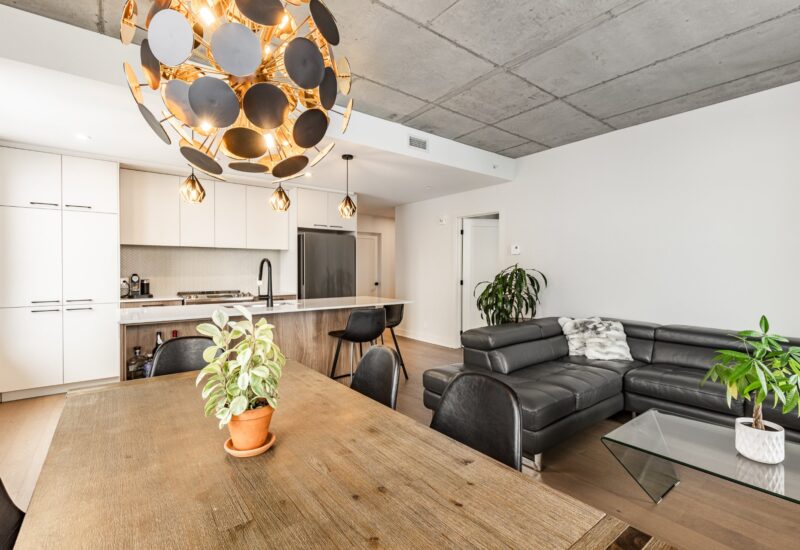 3500 Boul. St-Elzear O. #404  Laval (Chomedey) (Laval)