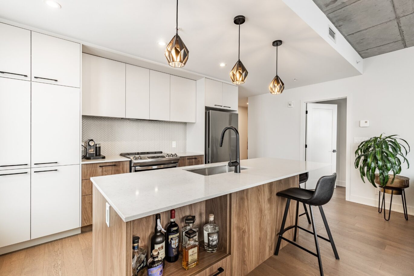 3500 Boul. St-Elzear O. #404  Laval (Chomedey) (Laval)