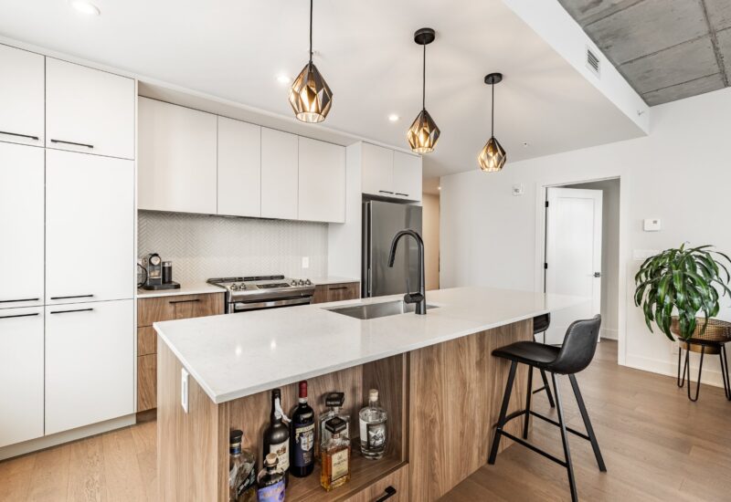 3500 Boul. St-Elzear O. #404  Laval (Chomedey) (Laval)