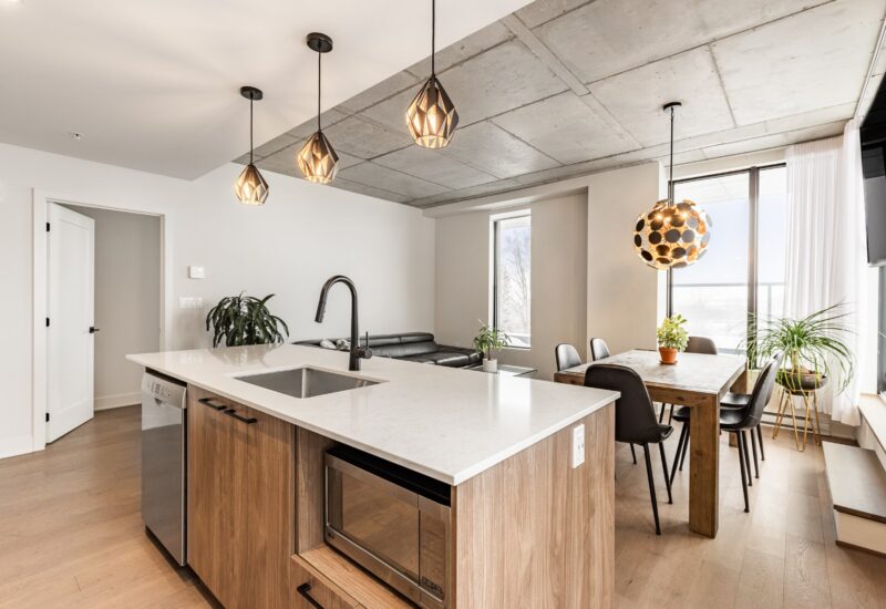 3500 Boul. St-Elzear O. #404  Laval (Chomedey) (Laval)