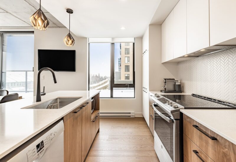 3500 Boul. St-Elzear O. #404  Laval (Chomedey) (Laval)