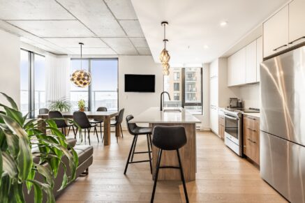 3500 Boul. St-Elzear O. #404  Laval (Chomedey) (Laval)