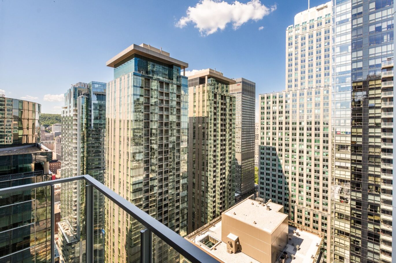 1020 Rue de la Montagne #PH-3701  Montréal (Ville-Marie) (Montréal)