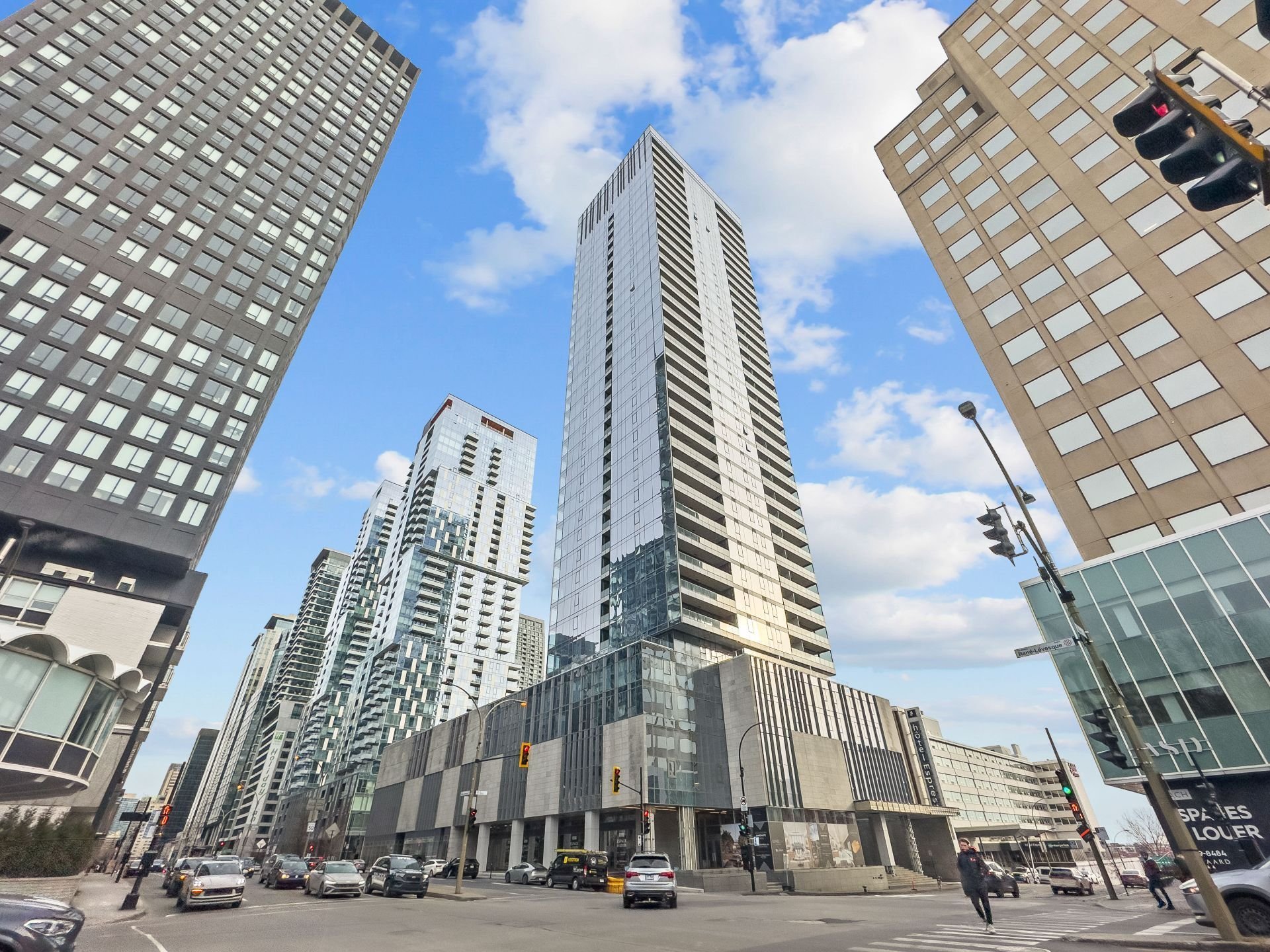 For Rent, Apartment Montréal (Ville-Marie) - picture 1