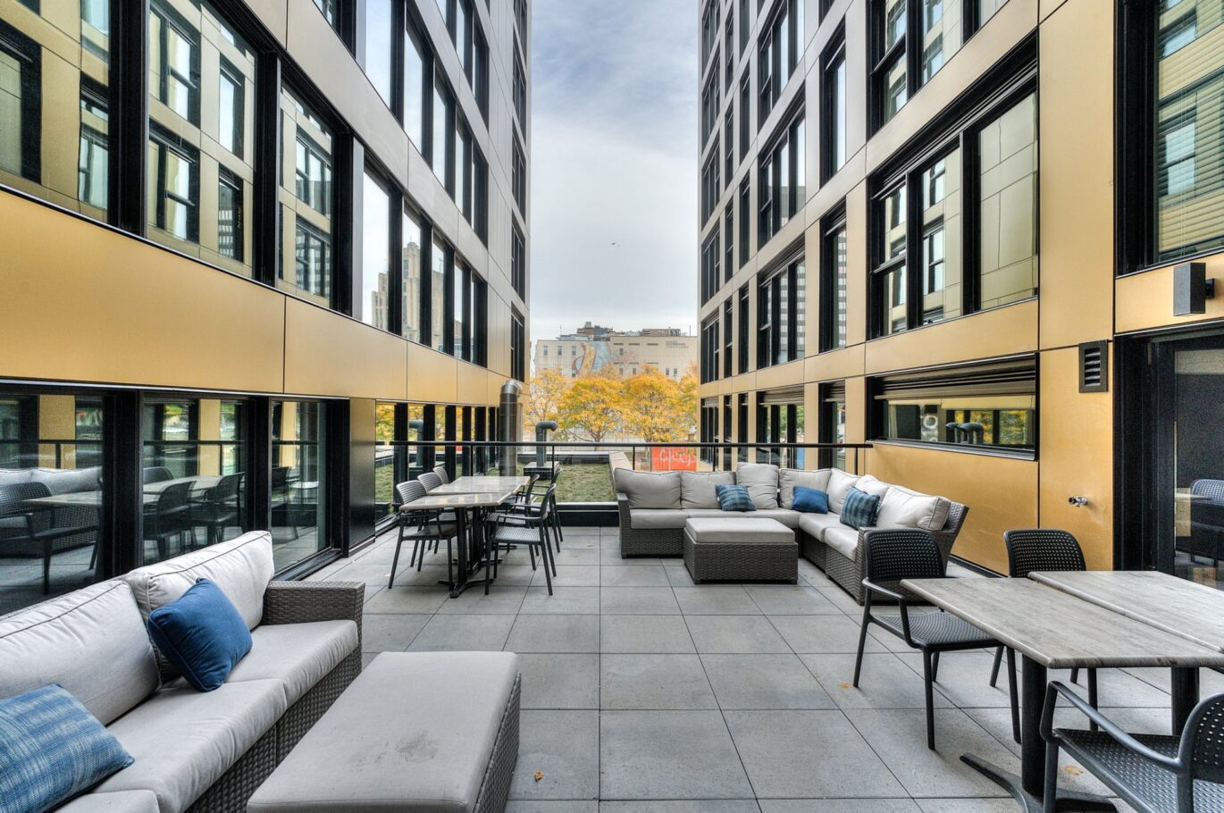 1 Av. Viger O. #412  Montréal (Ville-Marie) (Montréal)