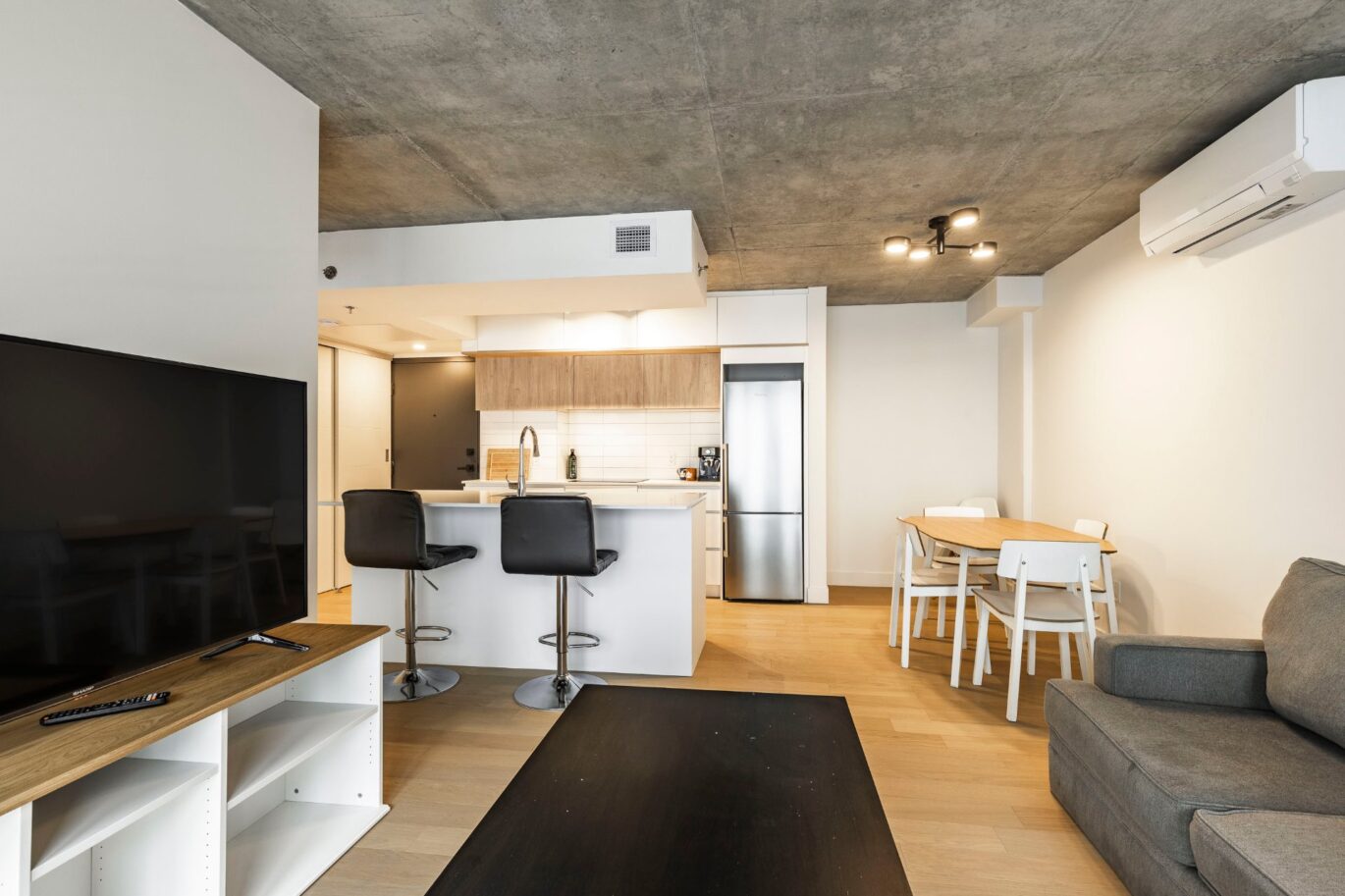 1 Av. Viger O. #412  Montréal (Ville-Marie) (Montréal)