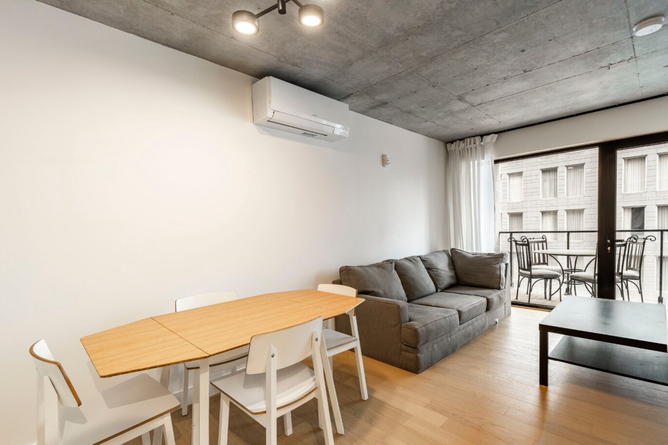 1 Av. Viger O. #412  Montréal (Ville-Marie) (Montréal)