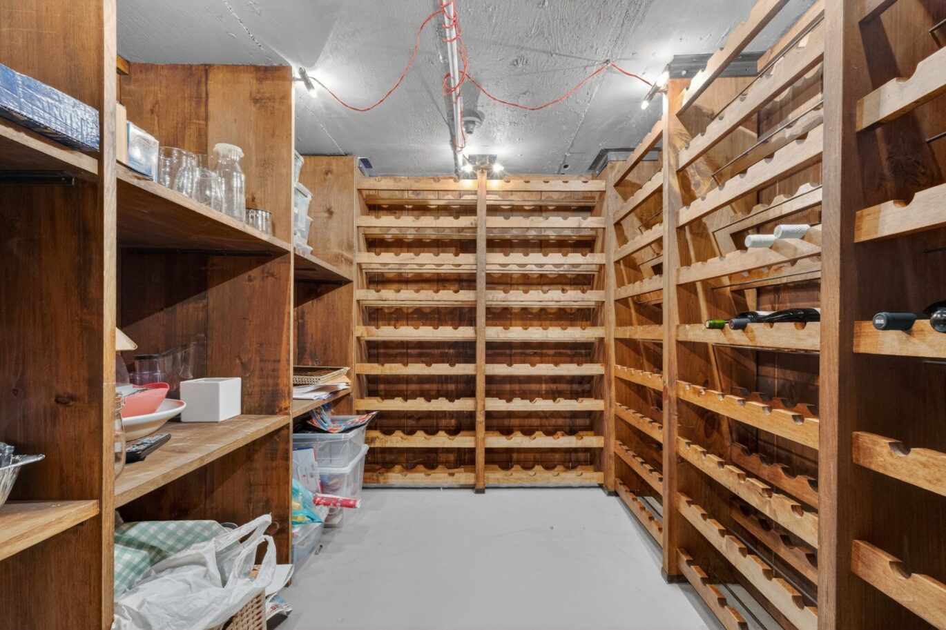 143 Av. Strathearn N.  Montréal-Ouest (Montréal)