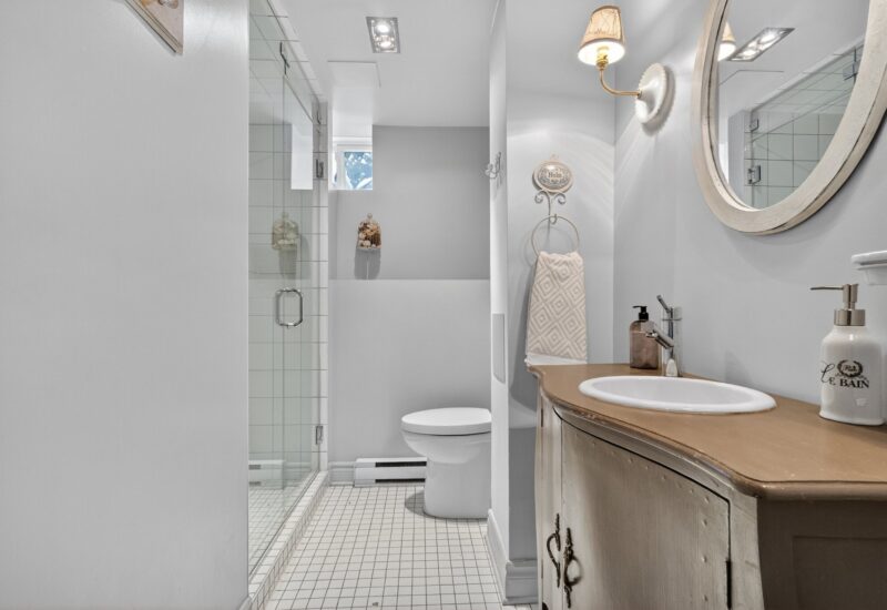 143 Av. Strathearn N.  Montréal-Ouest (Montréal)