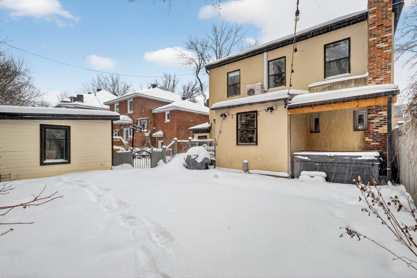 143 Av. Strathearn N.  Montréal-Ouest (Montréal)