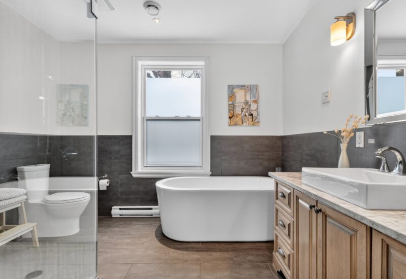 143 Av. Strathearn N.  Montréal-Ouest (Montréal)