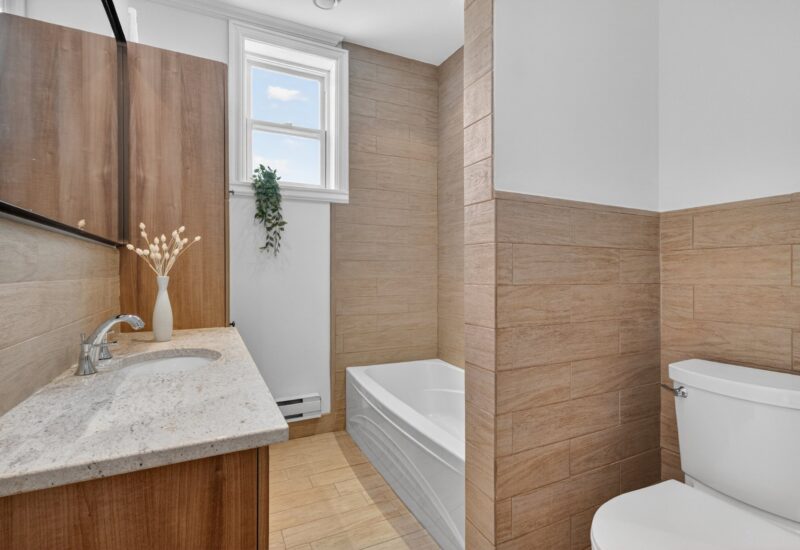 143 Av. Strathearn N.  Montréal-Ouest (Montréal)