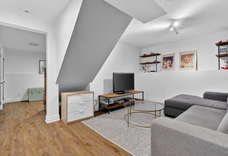 143 Av. Strathearn N.  Montréal-Ouest (Montréal)