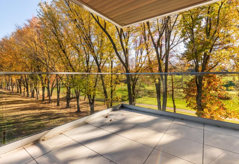 1000 Rue les Érables #305  Laval (Laval-sur-le-Lac) (Laval)