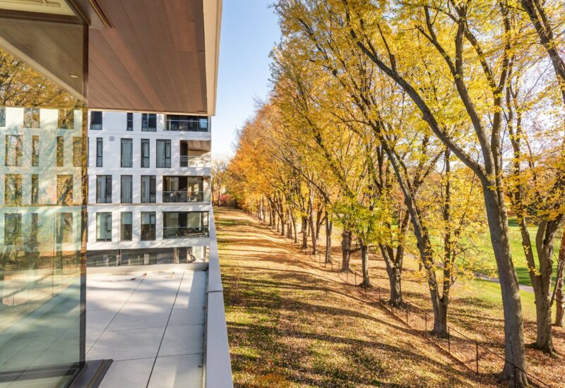 1000 Rue les Érables #305  Laval (Laval-sur-le-Lac) (Laval)