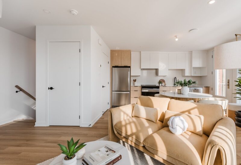 6773 Boul. De La Vérendrye #107  Montréal (Le Sud-Ouest) (Montréal)