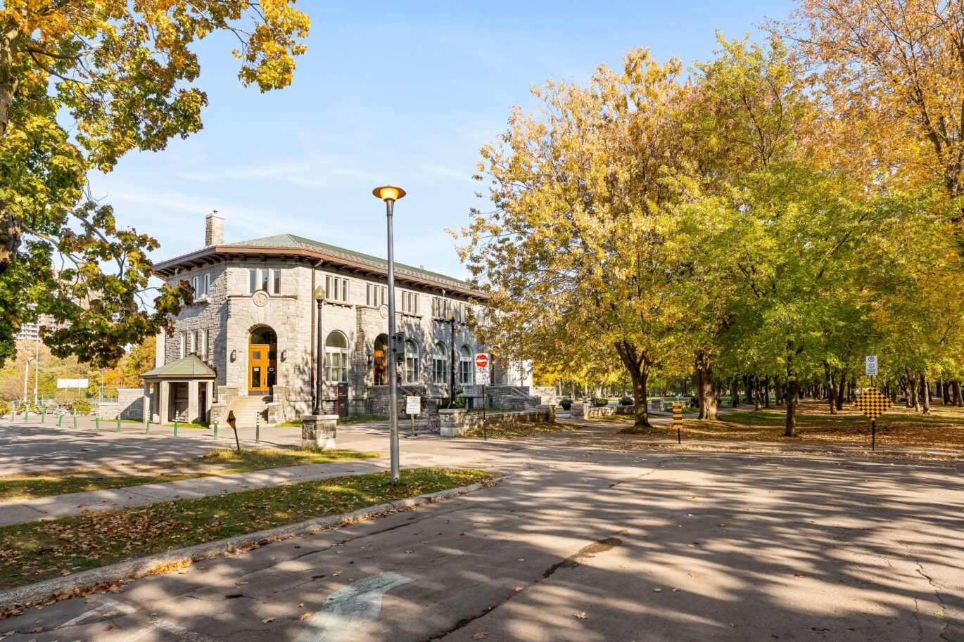 1285 Rue Rachel E.  Montréal (Le Plateau-Mont-Royal) (Montréal)