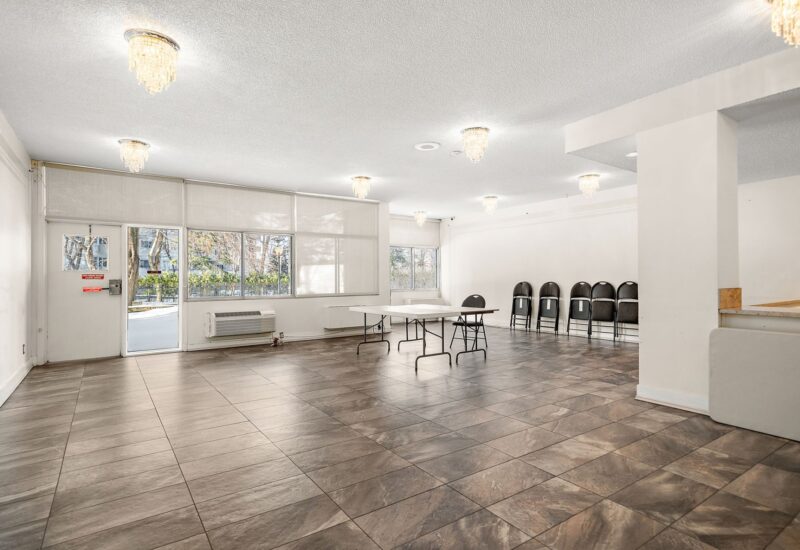 740 Boul. Montpellier #1012  Montréal (Saint-Laurent) (Montréal)